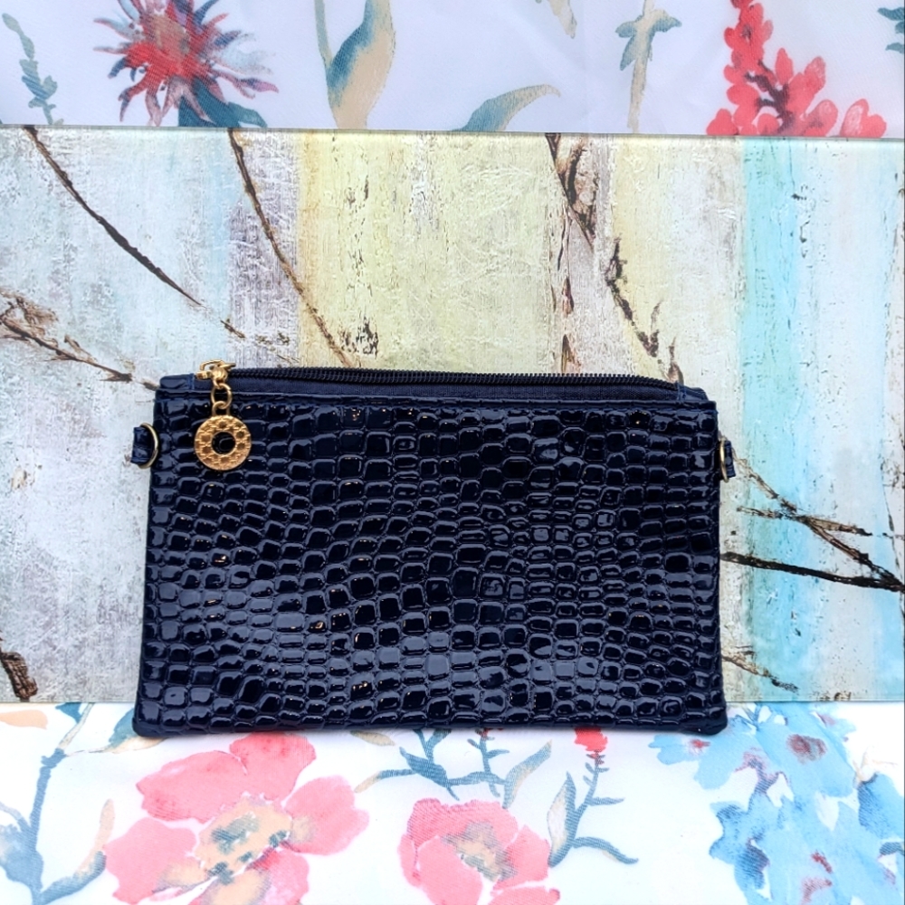 ‼️FREE WITH 2’ND PURCHASE Women's clutch / wristlet royal blue faux snakeskin